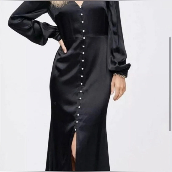 En Saison Lizette Satin V Neck Long Sleeve Button-Up Midi Rhinestone Dress Med - Picture 7 of 13